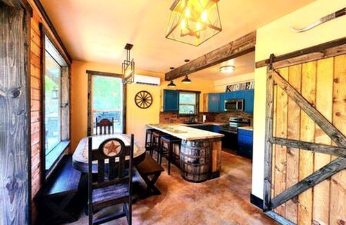 Waller Cabin | Beautiful Modern Cabin with Natural Water Pool in Grimes County, Texas