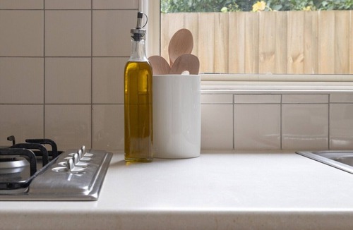 St. Kilda East Apartment | Beautifully Styled Apartment in St Kilda East