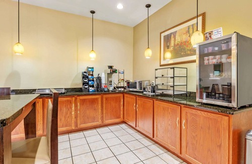 Springfield Hotel | Best Western Clearlake Plaza