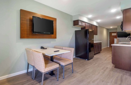 Buena Hotel | Best Western Plus Ahtanum Inn