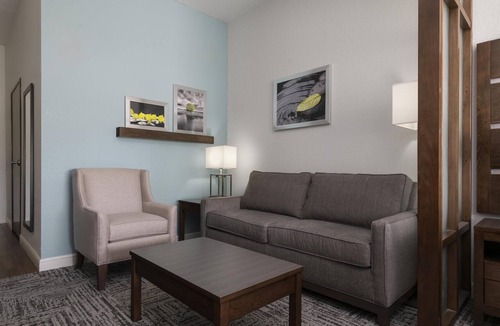 Wellborn Hotel | Best Western Plus College Station Inn & Suites