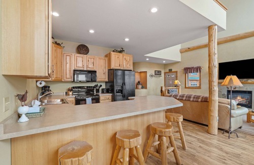 McGregor House | Big Sandy Lodge and Resort Lakefront Lodge - spacious-luxurious