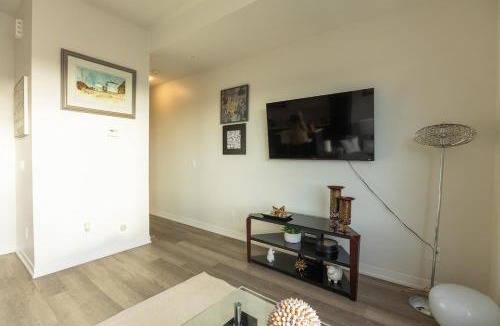 Richmond Hill Apartment | Bisco Hill