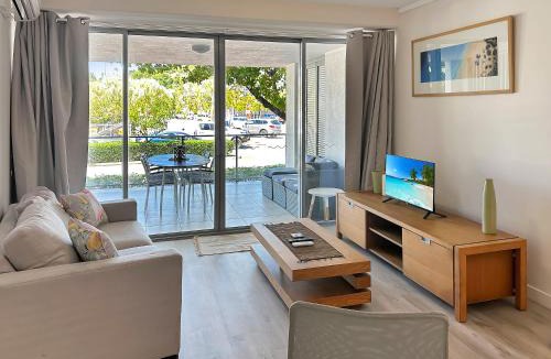 Nelly Bay Apartment | Blue on Blue Large One Bedroom Apartment, steps from ferry, amazing pool, wifi