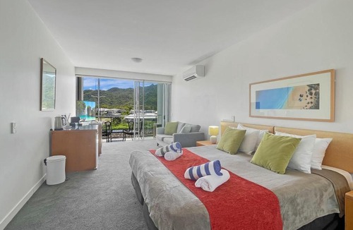 Nelly Bay Hotel | Blue on Blue Studio Room 1352