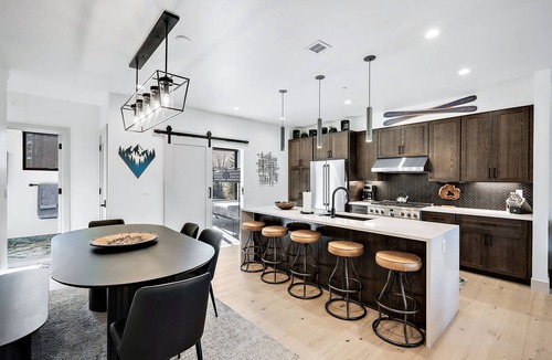 Silverthorne Condo | Blue River Views - Mountain/Modern with Private Hot Tub