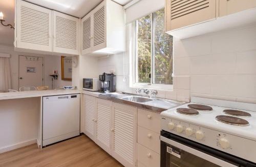 Boomerang Beach House | Blueys Beach Villa Manyana 11