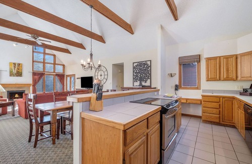 Estes Park Hotel | Boulder Brook on Fall River