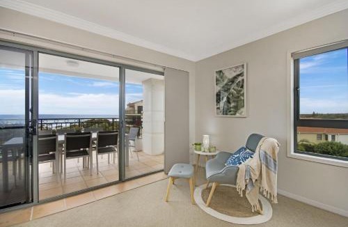 Yamba Apartment | Breakers Unit 2 12- Stone Real Estate Yamba