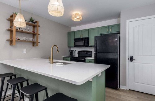 Ottawa House | Breathtaking River Front Views!