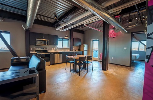 Fargo Hotel | Brewhalla Hotel