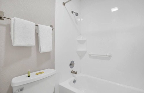 Bridgeview Hotel | Bridgeview Inn Chicago Area