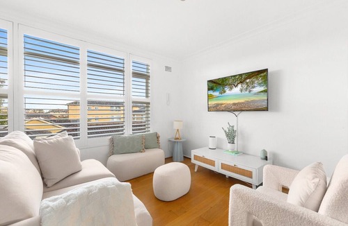 Vaucluse Apartment | Bright 2-Bed Flat with Balcony in Vaucluse