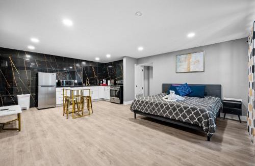 South Central Houston Apartment | Bright and Cozy Studio in Prime West University Location
