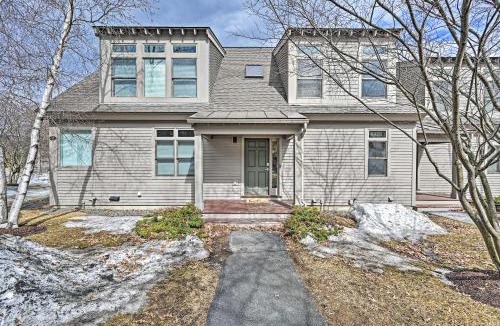 West Hartford Apartment | Bright Condo with Community Perks Near Ski Quechee!