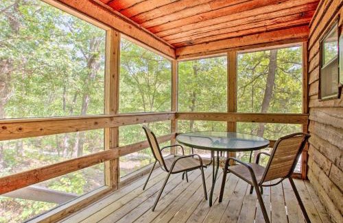 Davis Apartment | Bright Davis Escape w/Screened-In Porch!