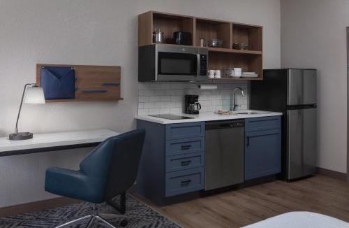 St. Robert Hotel | Candlewood Suites St. Robert by IHG