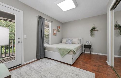 West Arlington House | Casa de Vendedor, 9 mins to Stadium, Sleeps 15!