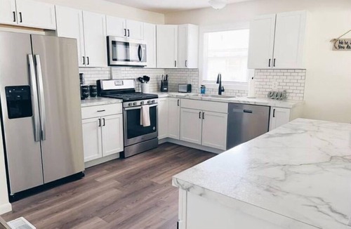 Lincoln House | Casa Nova - Clean & Central for Family & Friends