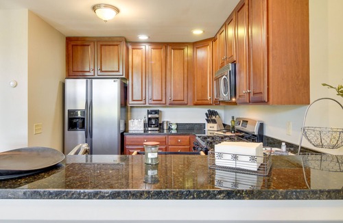 Proctorsville Condo | Castle Hill Resort Condo: 5 Mi to Slopes at Okemo!