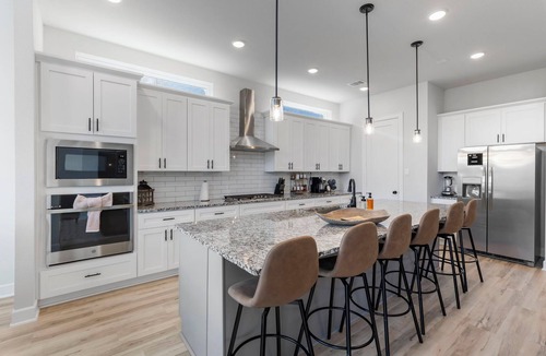 French Quarter House | Catch, Paddle, Splash—Luxury 4BR on Lake Conroe