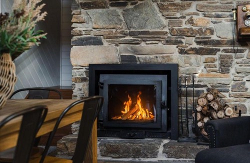 Porcupine Ridge House | Cedar and Stone - Daylesford Region