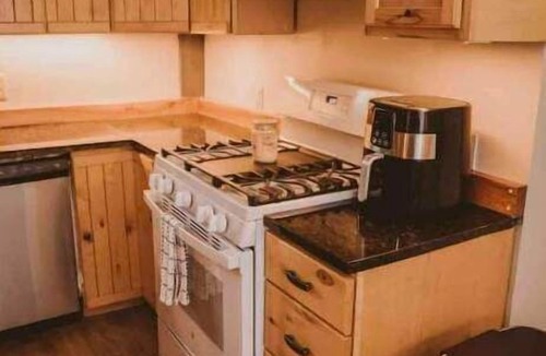 Post Mills House | Central VT Studio- Great For Travel Professionals!