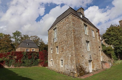 Rabodanges Cottage | Chaplain's House: Charm in Swiss Normandy, Pets Allowed