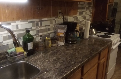 Custer House | Charming 1-bedroom unit in gorgeous Custer with WiFi car rental available. Suite