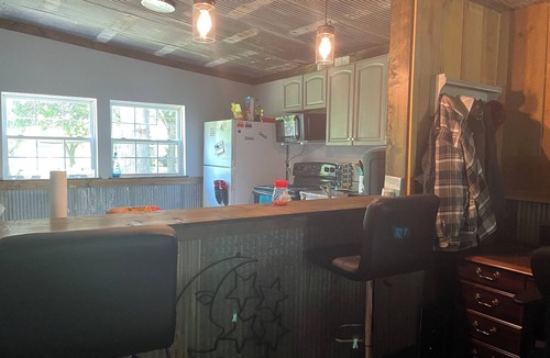 Mount Sterling Cabin | Charming 2-bedroom cabin on Gasconade river with AC, WiFi, and river access.