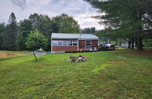 Warren's Gore Cabin | Charming 2-bedroom cabin in fabulous Norton