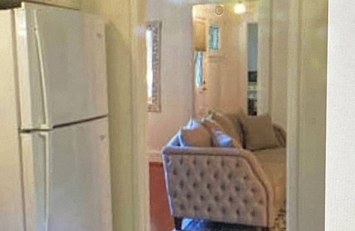 South Arroyo Cottage | Charming 2-bedroom cottage in Pasadena with AC