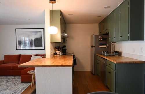 Langley House | Charming 2-bedroom house in downtown Langley.