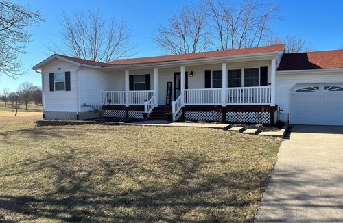 New Bloomfield House | Charming 3-bedroom house with WiFi and AC in nice New Bloomfield MO.