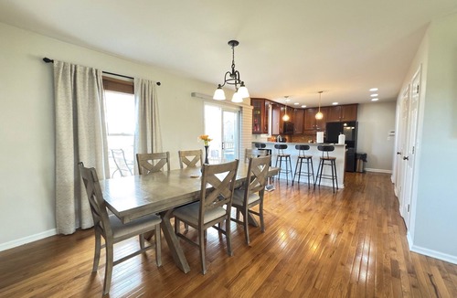 Plato Center House | Charming 3-bedroom house in marvelous Elgin with AC, WiFi