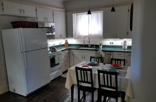 Everett House | Charming 3 bedroom