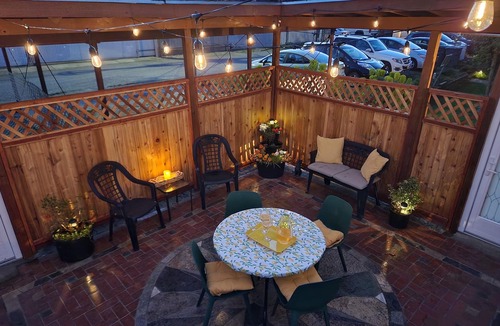 Everett House | Charming 3 bedroom