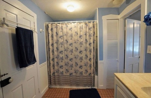 Hermann Bed & Breakfast | Charming 4-bedroom bed & breakfast in Hermann with AC, WiFi