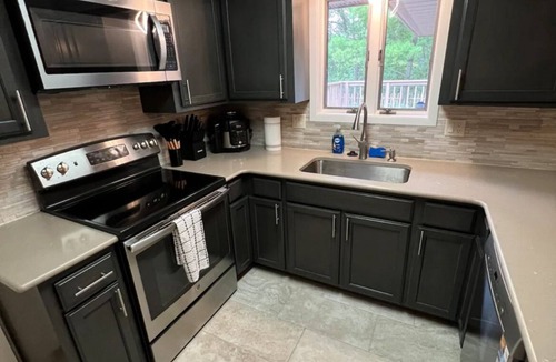 Appleton House | Charming 4-bedroom house in Appleton with Hot Tub and fenced yard