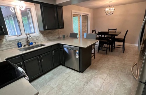 Appleton House | Charming 4-bedroom house in Appleton with Hot Tub and fenced yard