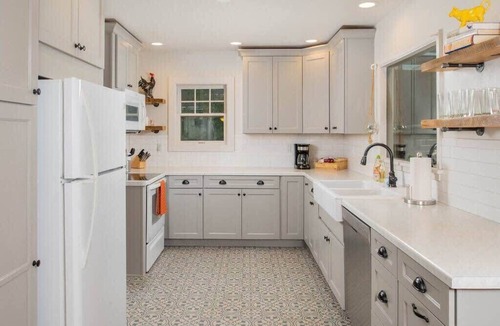 Appleton House | Charming Brick Home w/Fenced Yard Near Downtown