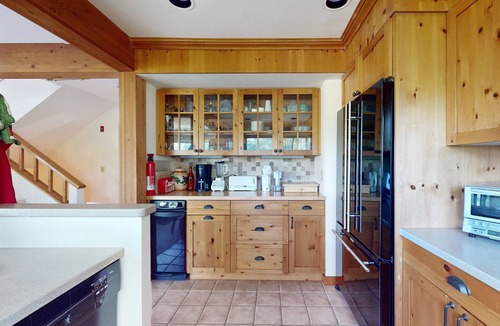 Stratton Mountain Condo | Charming condo, mtn view, dog-friendly, pool, ping-pong, wifi, w/d, fireplace