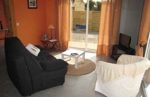 Les Moitiers-d'Allonne Cottage | Charming wood house 3 pers near Carteret, pets allowed