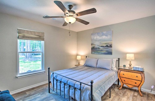 Yantis House | Charming Lake Fork Cottage w/Screened-In Porch!