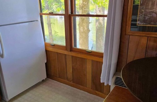 Chetek Cabin | Charming Lakefront Cabin