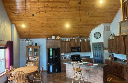 Sparta House | Charming modern farmhouse - four miles from WSRC