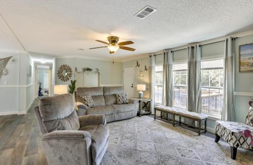 Perry House | Charming Perry Home ~ 2 Mi to the Gulf!