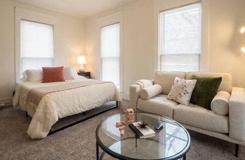 Des Moines Apartment | Charming Studio Minutes from Drake