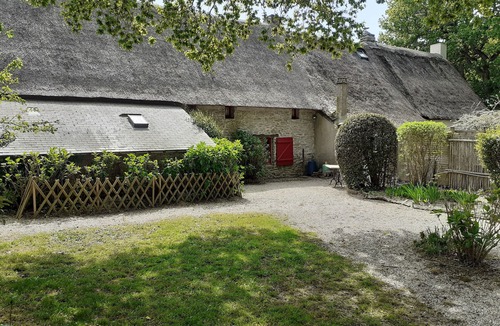 Herbignac House | Charming thatched cottage between land and sea.