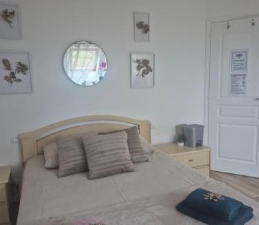 Maxent House | Chez Vallye